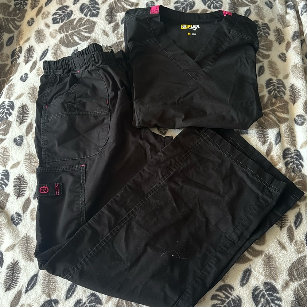 Scrubs top size M & bottom S